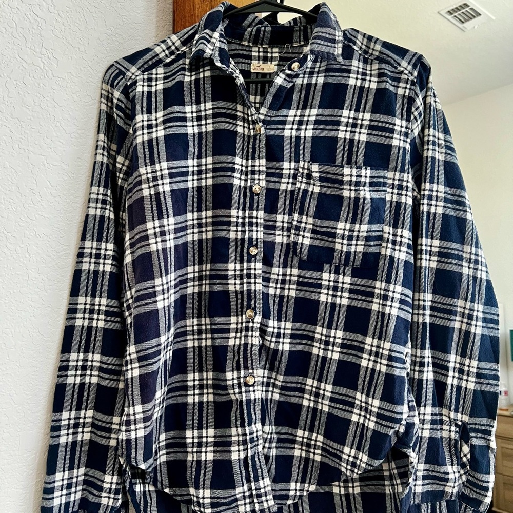 Women’s Hollister Dark Blue and White Plaid Shirt